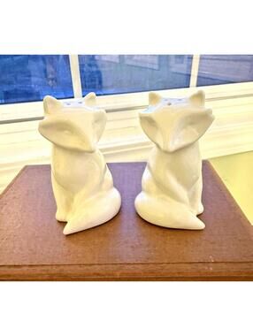 SNOW FOXES Salt & Pepper Shakers Exclusive 2014 Target Design 3.5"; woodlands